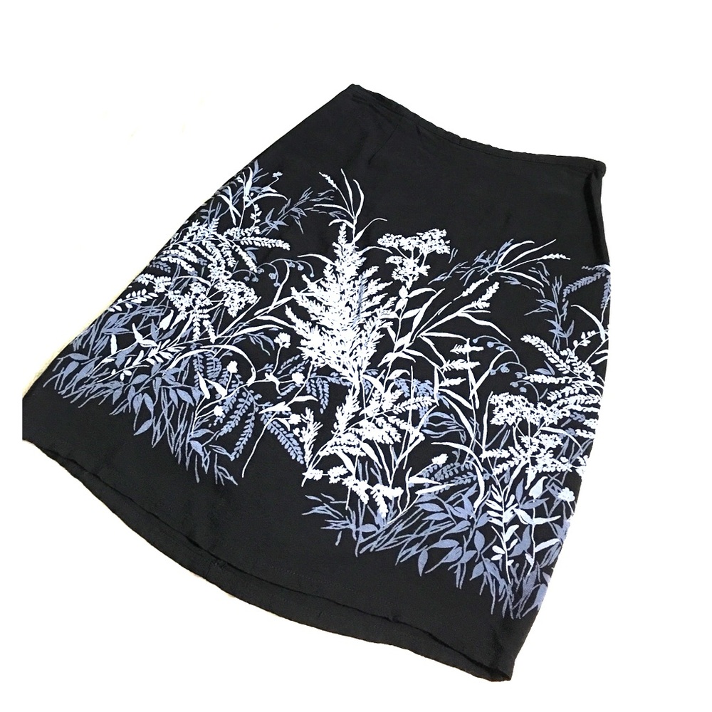 Size 4 old navy skirt