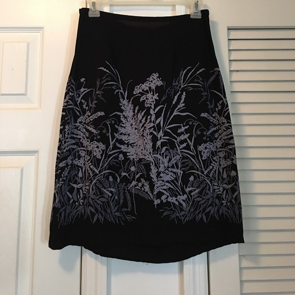 Size 4 old navy skirt - Picture 4 of 4