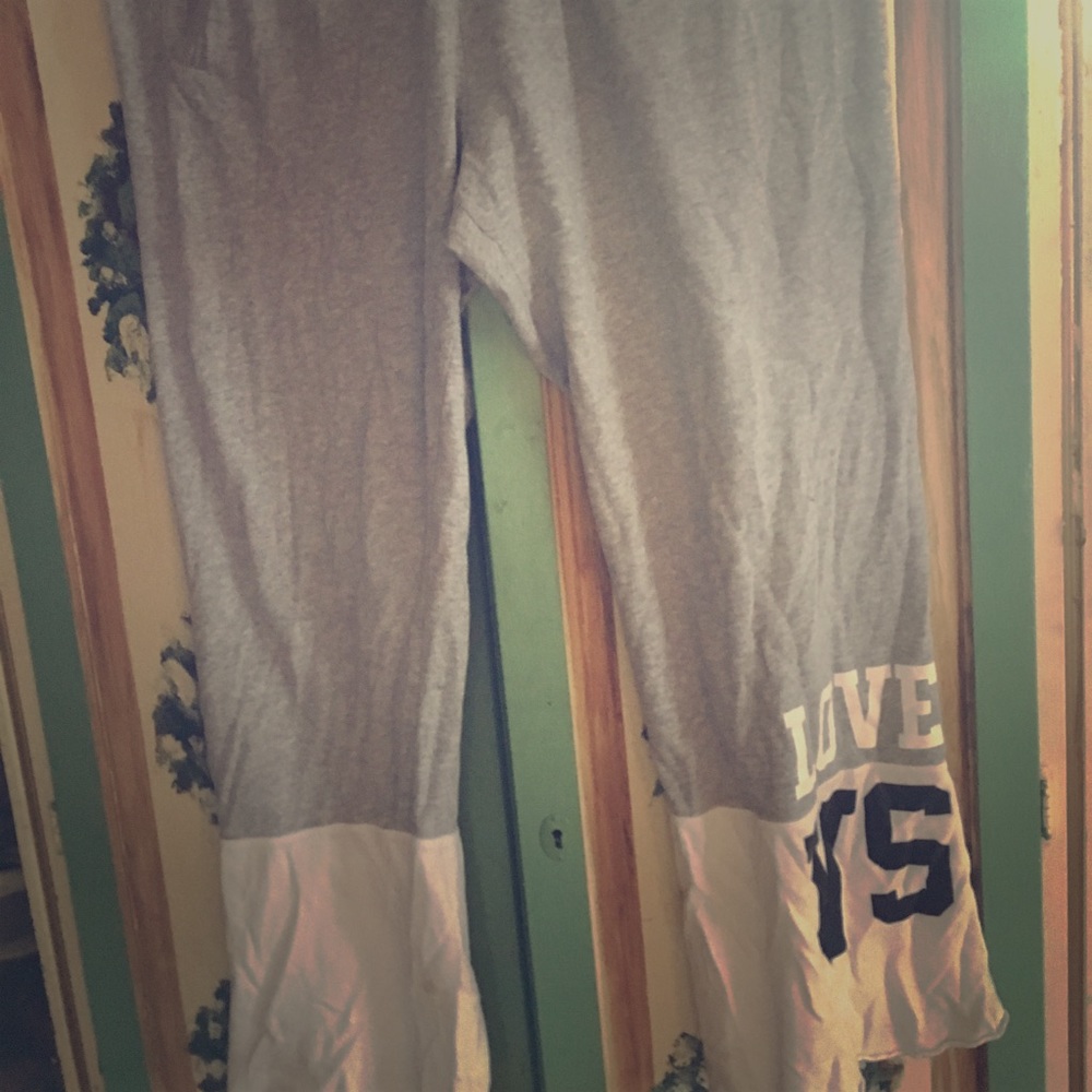 Gray Victoria's Secret sweatpants