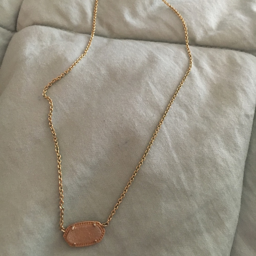 Kendra Scott necklace