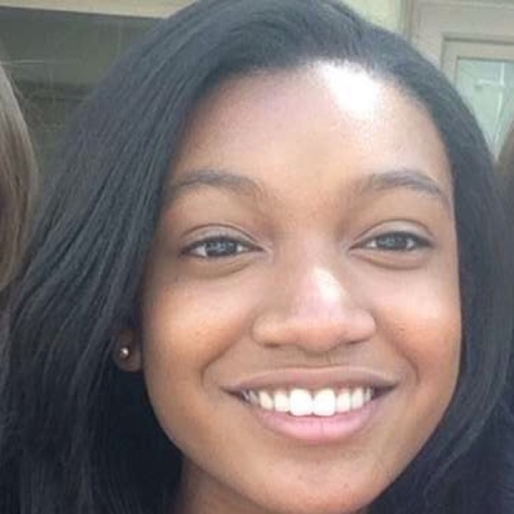 Meet your Posher, Emiliana