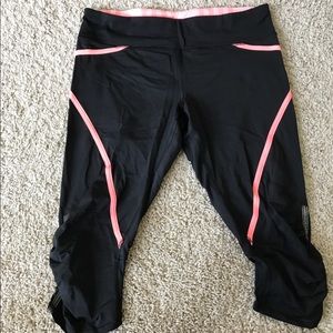 Lululemon race pace crops peach and black size 10