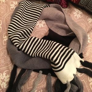 New York and Company scarf