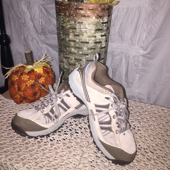 New Balance 644 Hiking sneakers in fall colors - Picture 2 of 8