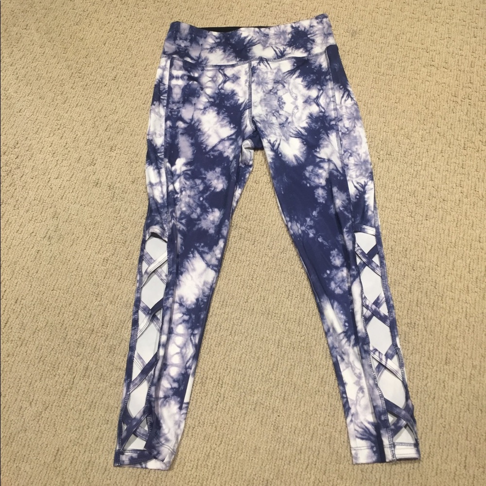 Yoga workout pants by Yogo
