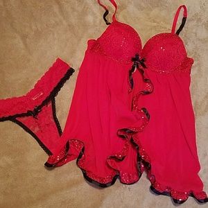 **ClosetClearout**Sexy Red pushup set NWOT