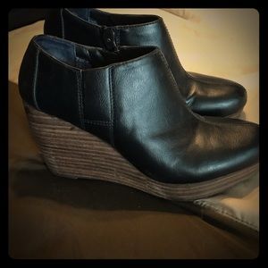 Dr. Scholls black wedges