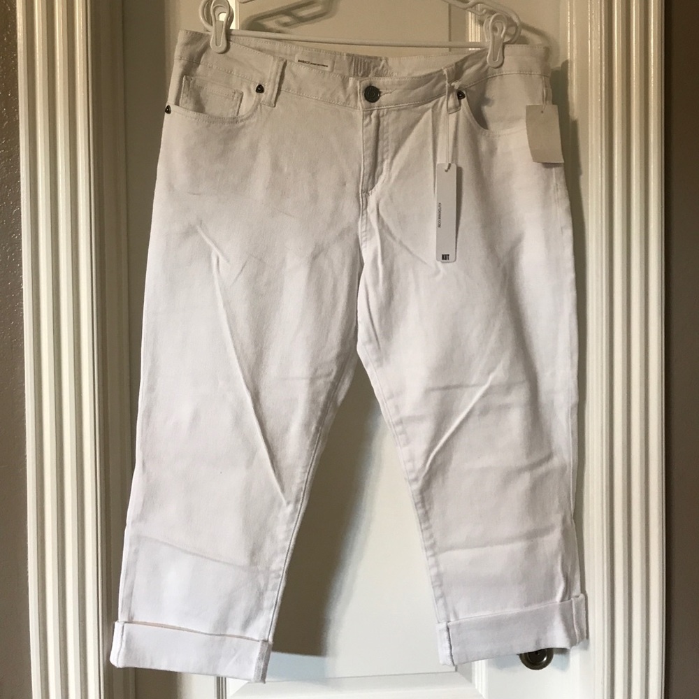 Kut from the cloth white Capri boyfriend jeans