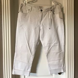 Kut from the cloth white Capri boyfriend jeans
