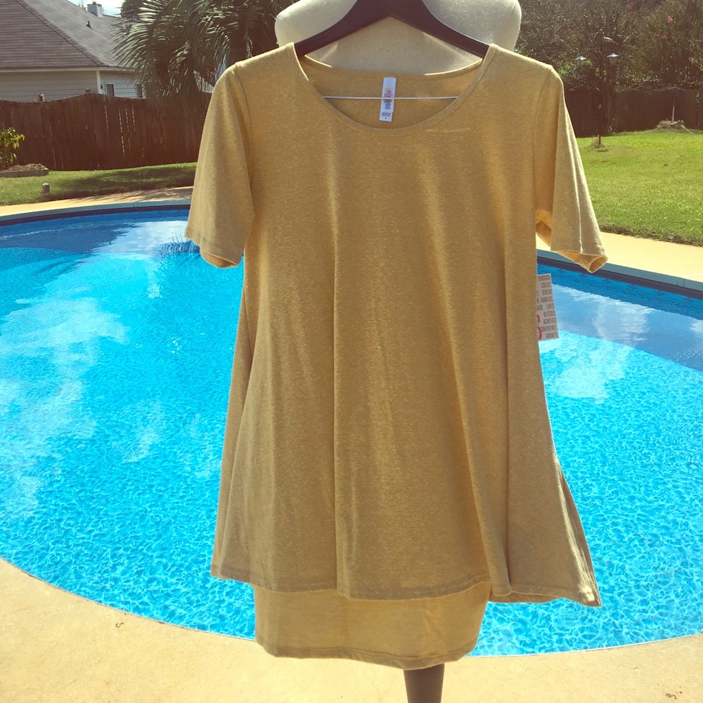 Lula Roe Perfect T size small