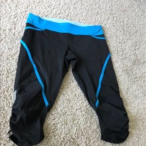 Lululemon race pace blue and black crops size 10