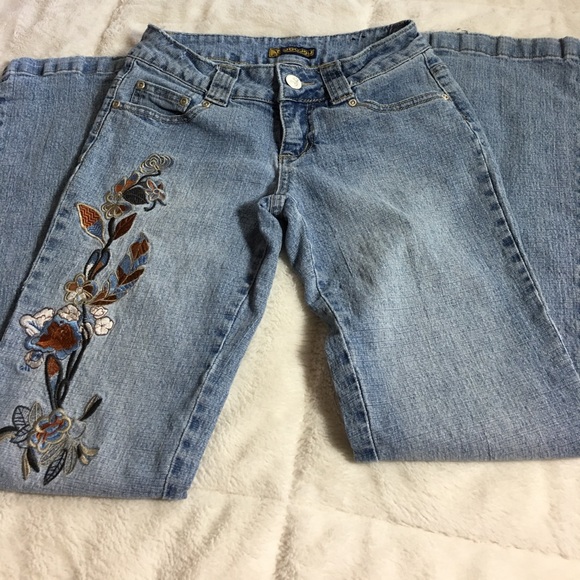 Embroidered jeans size 5/6 juniors - Picture 4 of 5