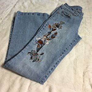 Embroidered jeans size 5/6 juniors