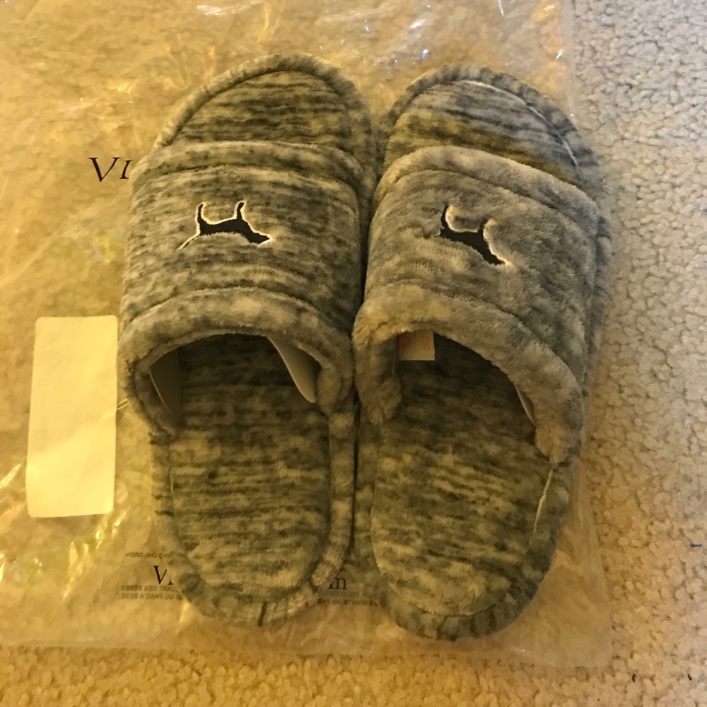 Victoria's Secret/Pink slippers