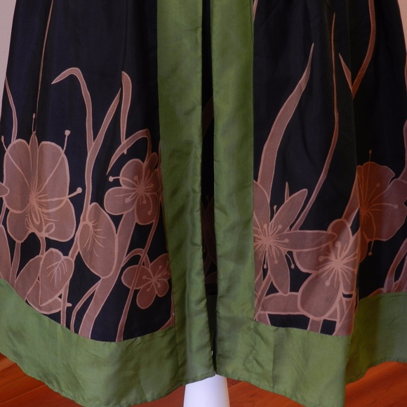 Fundamentals dress by Hype - Picture 5 of 8