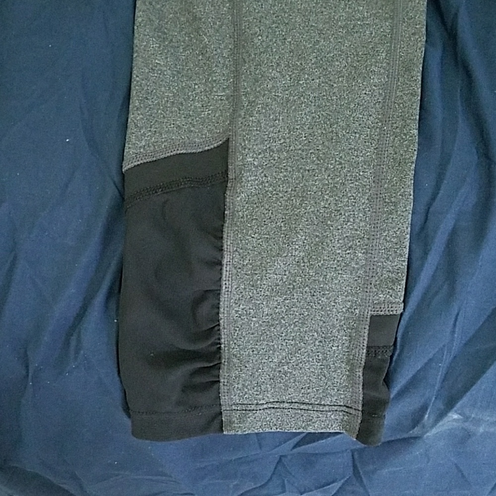 Workout capris - Picture 2 of 3