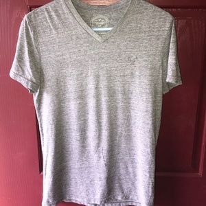 Nice American Eagle V neck