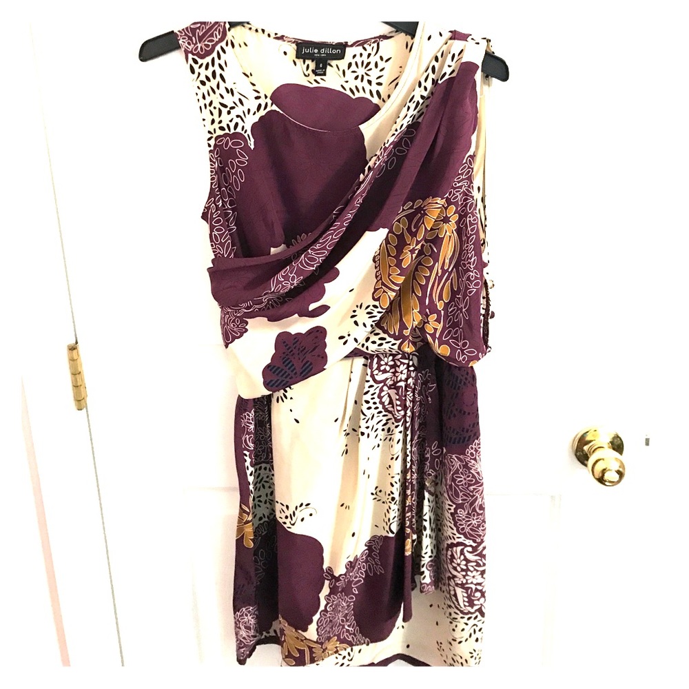 Ideal dress for a wedding or cocktail party
