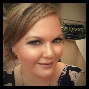 Meet your Posher, Holly