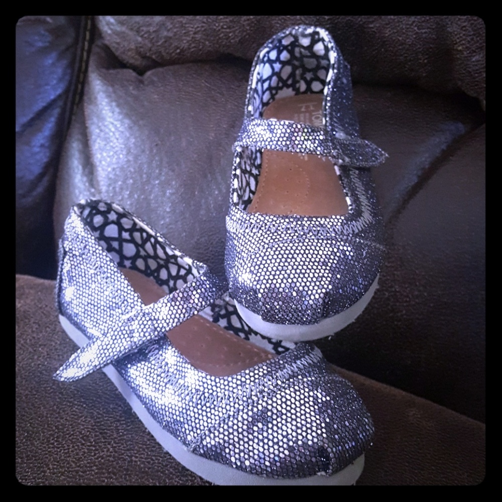 Little girls Tom's never worn.