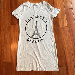 Gray "CONFERENCE DEPARIS" dress.