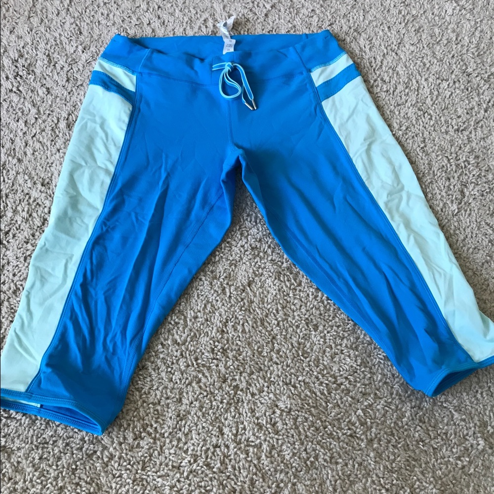 Lululemon crops size 10