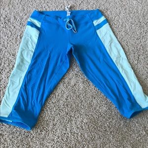 Lululemon crops size 10