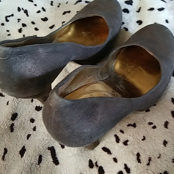 Pumps - Picture 2 of 4