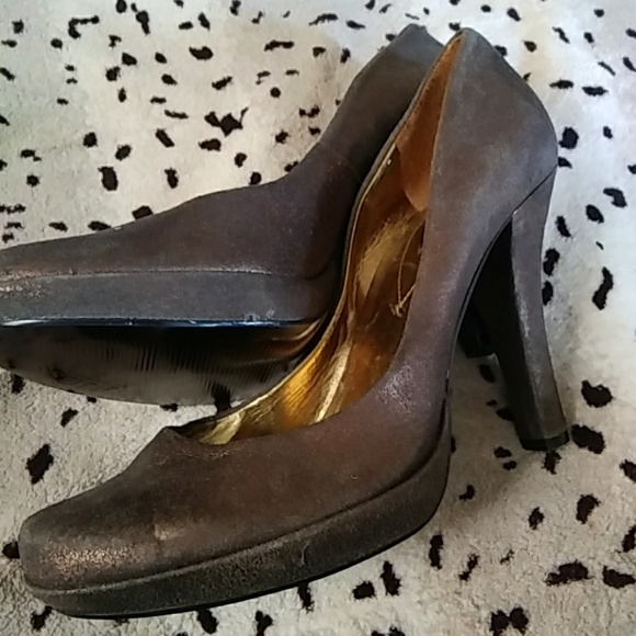 Pumps - Picture 3 of 4