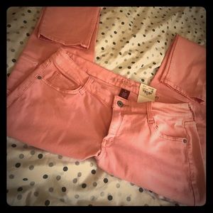 Pink skinny jeans with side pockets