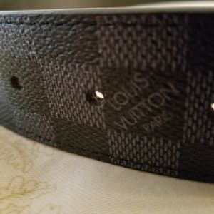 Louis-vuitton-belt!