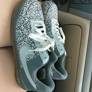 Mens air forces size 11