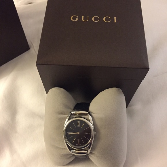 Women's Gucci horsebit watch. - Picture 1 of 3
