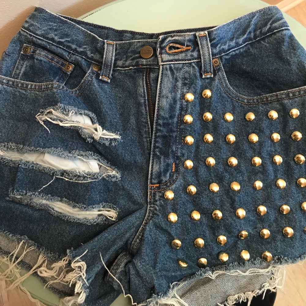 HIGH WAISTED DEMIN SHORTS