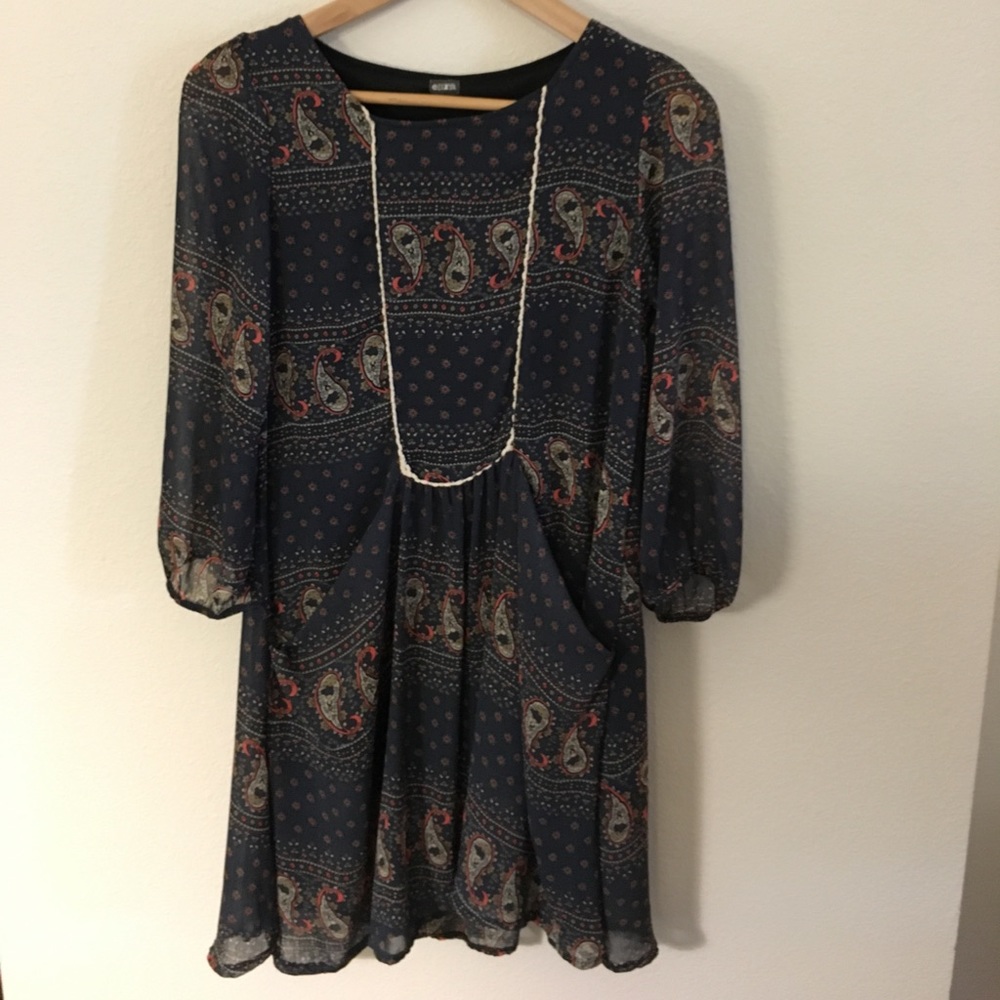 Clothing/ mini dress/ vintage/ casual