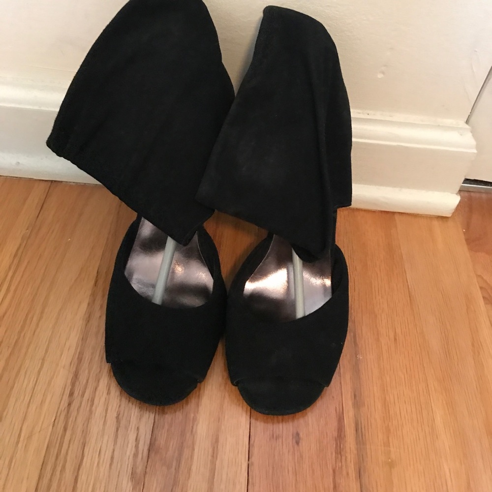 NEVER WORN!! Steve Madden heels in size 6