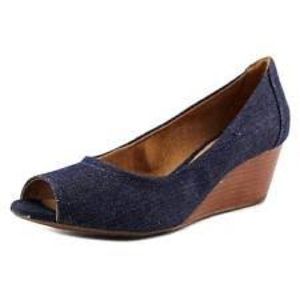 HP! 🎉Clarks Peep Toe Wedges Shoes Denim NWT