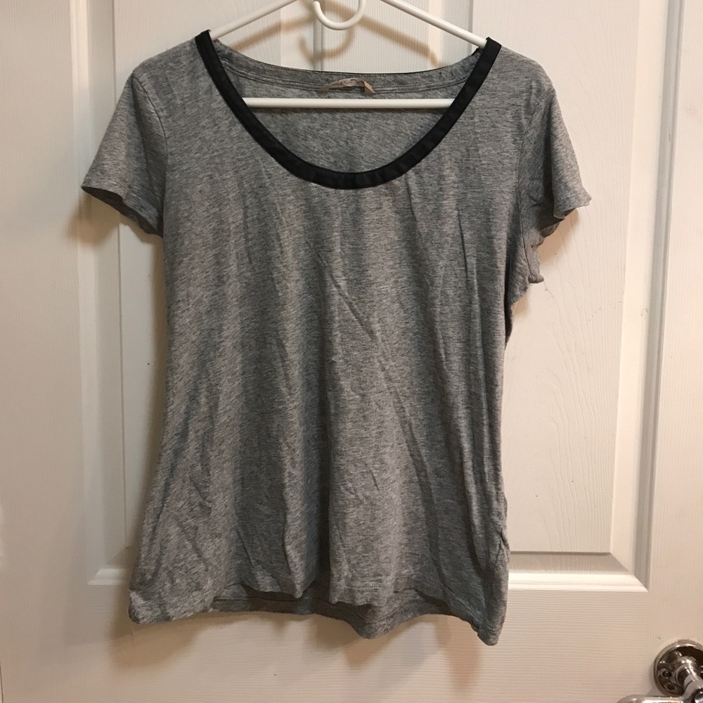 Classic tee w black trim