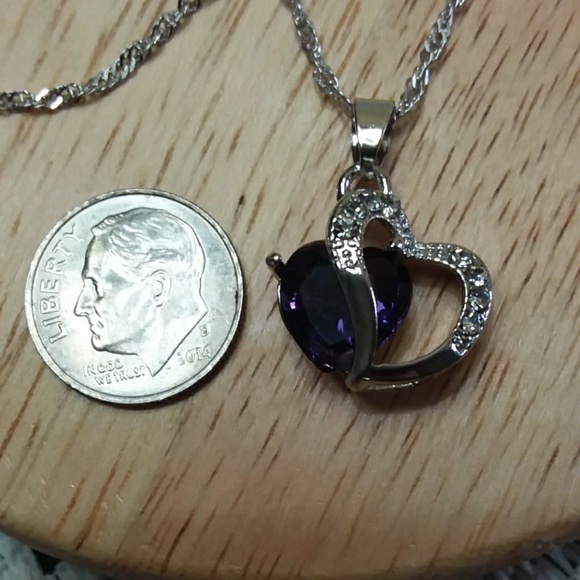 Purple crystal rhinestone heart necklace - Picture 4 of 4