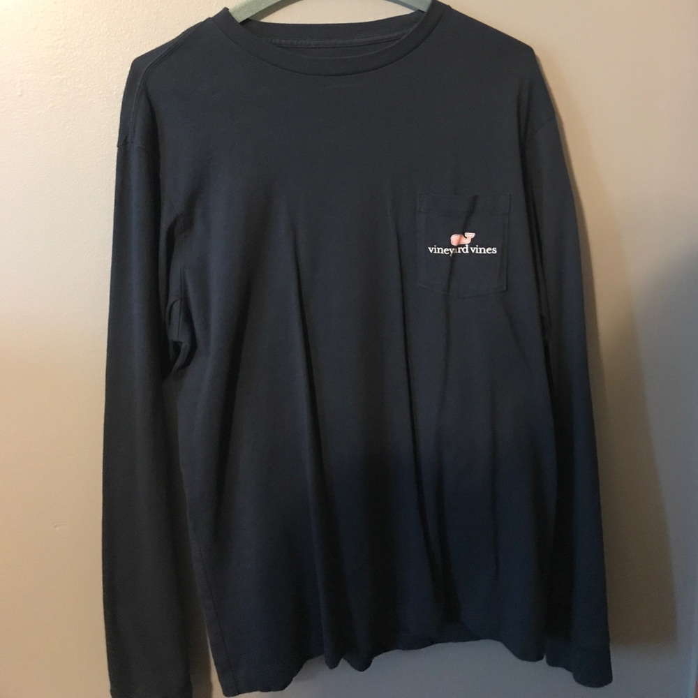 Men's Vineyard Vines long sleeve!