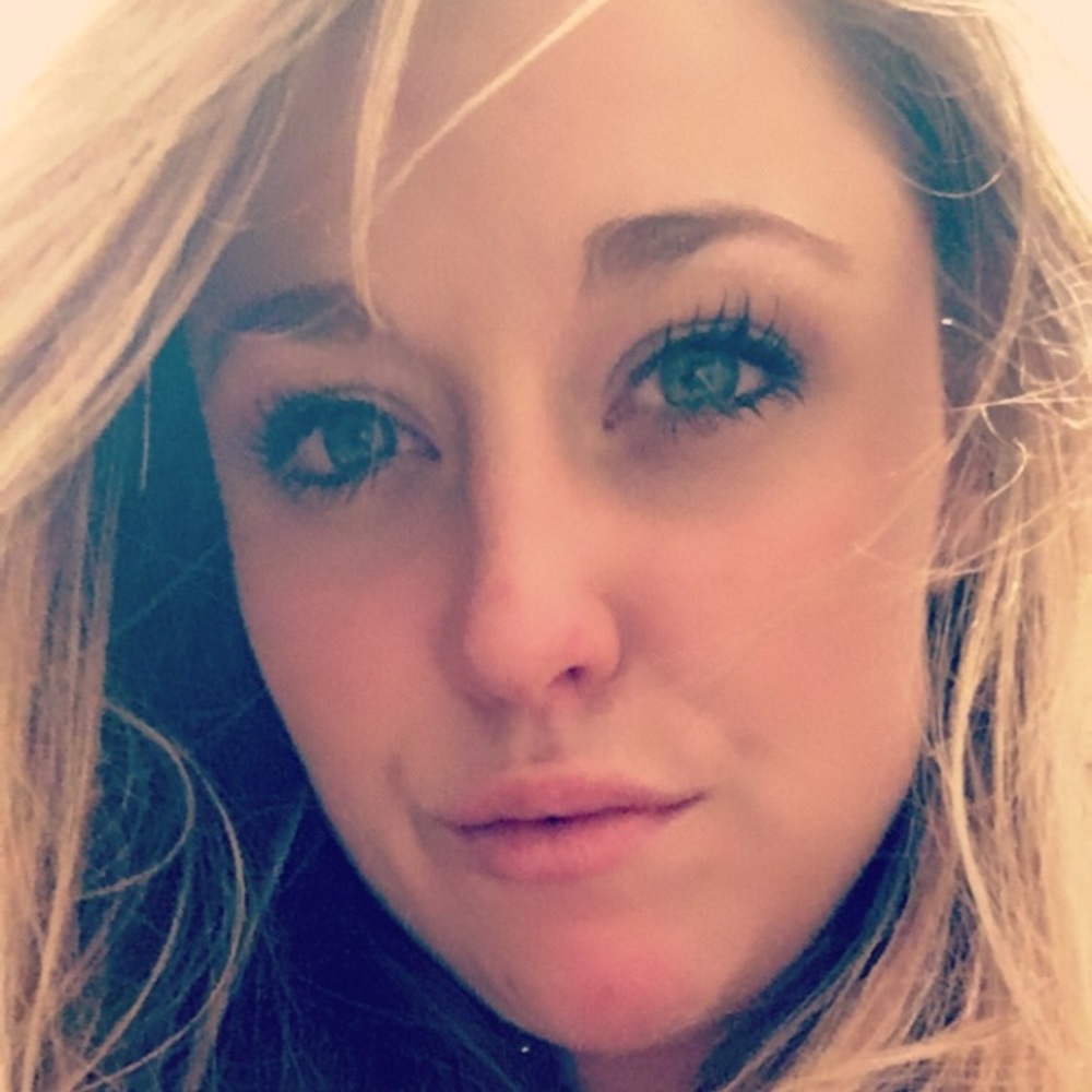 Meet your Posher, Caitlin