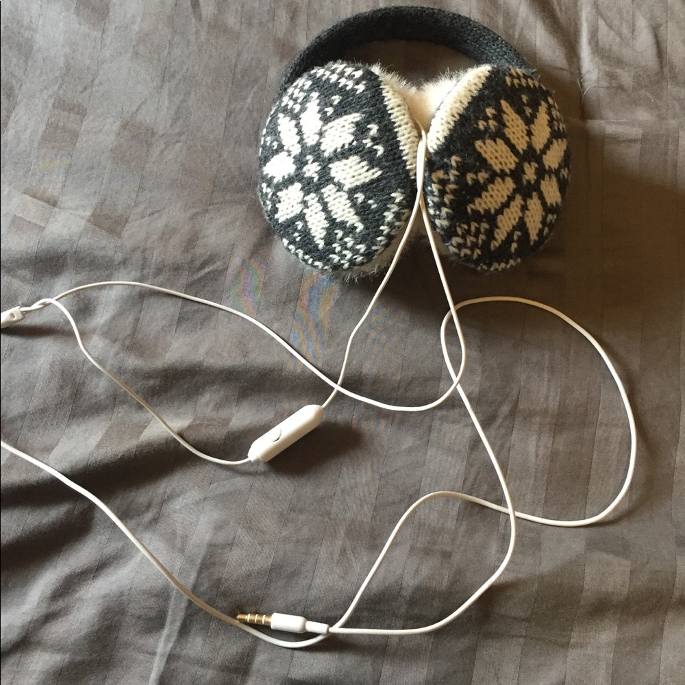 Winter earmuff/headphones. Keeps you warm & music!