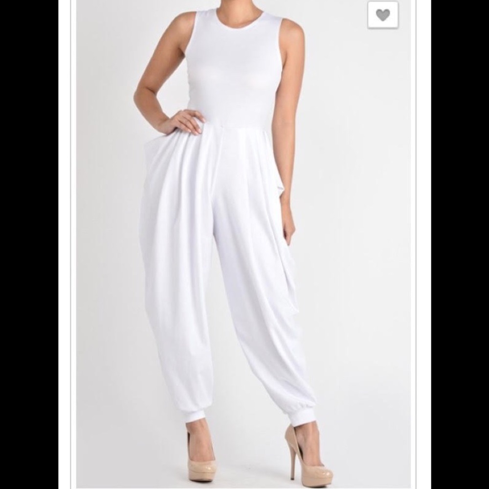 Sleeveless jumpsuit