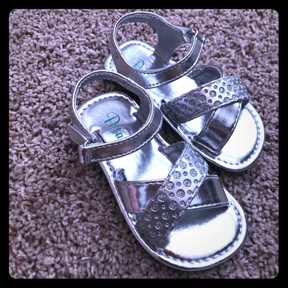 NWT Petalia Silver Toddler Sandals