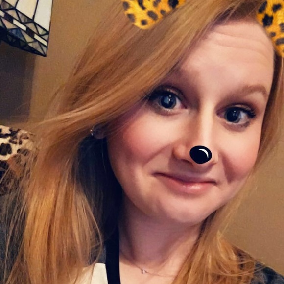 Meet your Posher, Amber - Picture 3 of 5