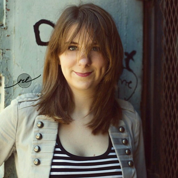 Meet your Posher, Ella - Picture 1 of 1