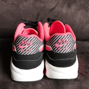 KIDS - NIKE AIR MAX 90 - sz 13.5c - UC