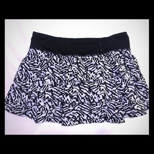 Lululemon Circuit breaker Skirt 13"