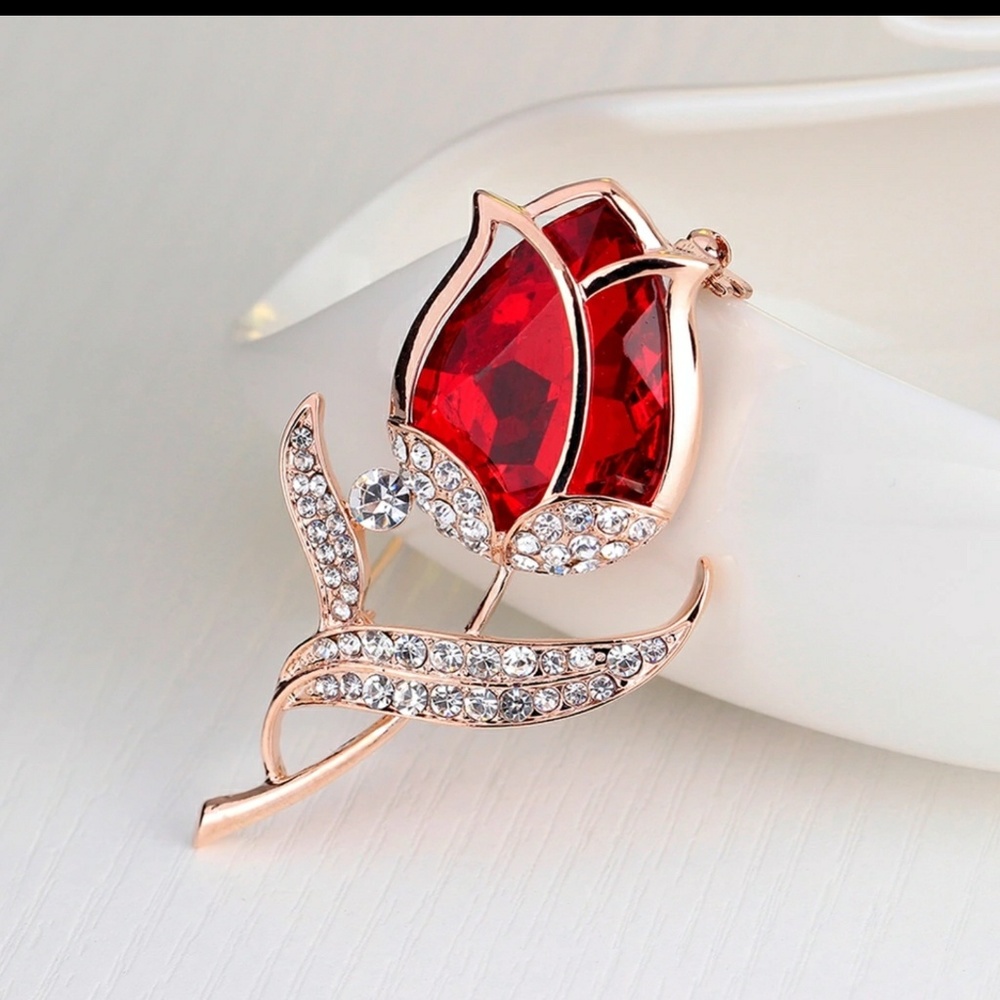 Crystal red rose brooch