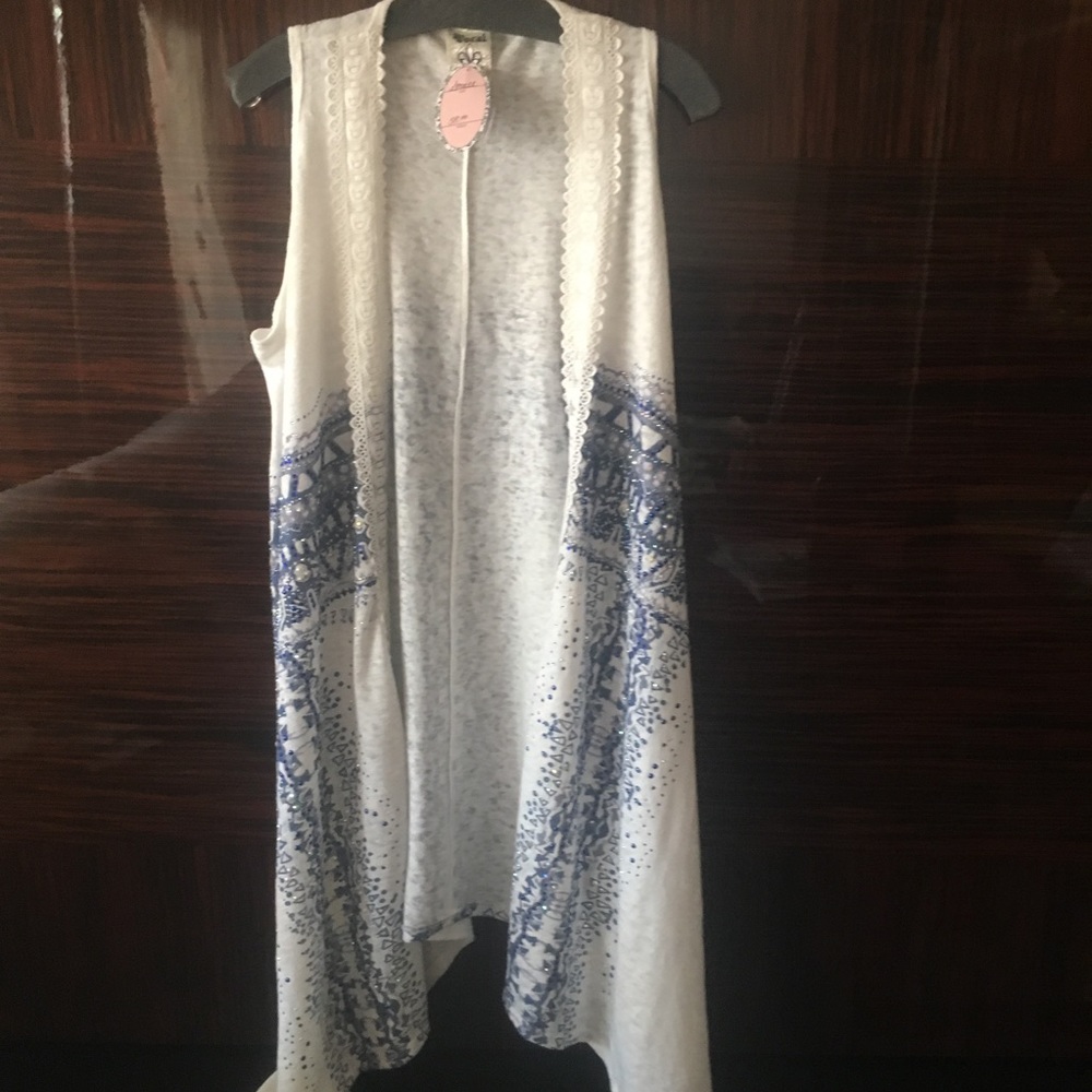 Cardigan white and blue